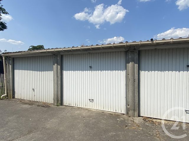 parking à louer - 15.0 m2 - BEAUVAIS - 60 - PICARDIE - Century 21 Immobilière Nord Picardie